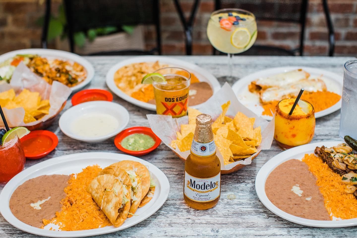 La Unica Bar & Grill