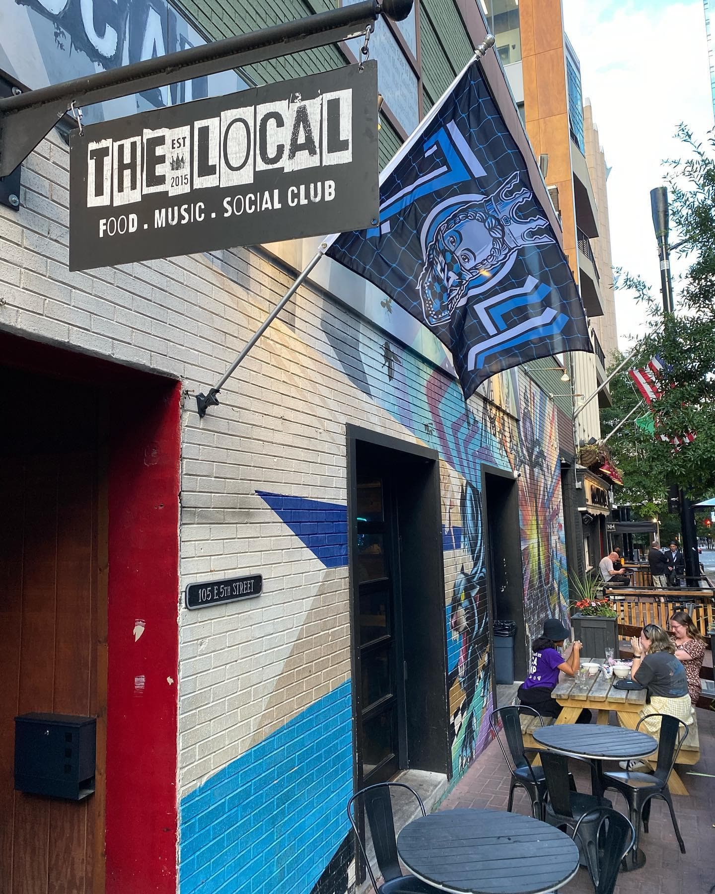 $9 Buzz City Cheeseburger